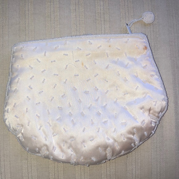 2/40$ Beautiful beaded clutch purse - Picture 2 of 4